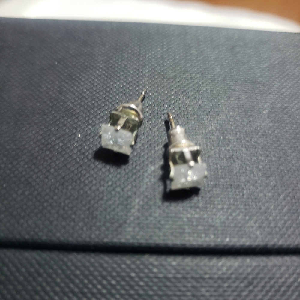 Stone Earings - Picture 7 of 8